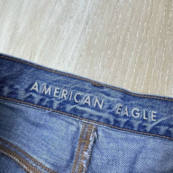 American Eagle Relaxed High Rise Mom Jean Distressed Destroyed Ripped Jeans 4 - Picture 12 of 15